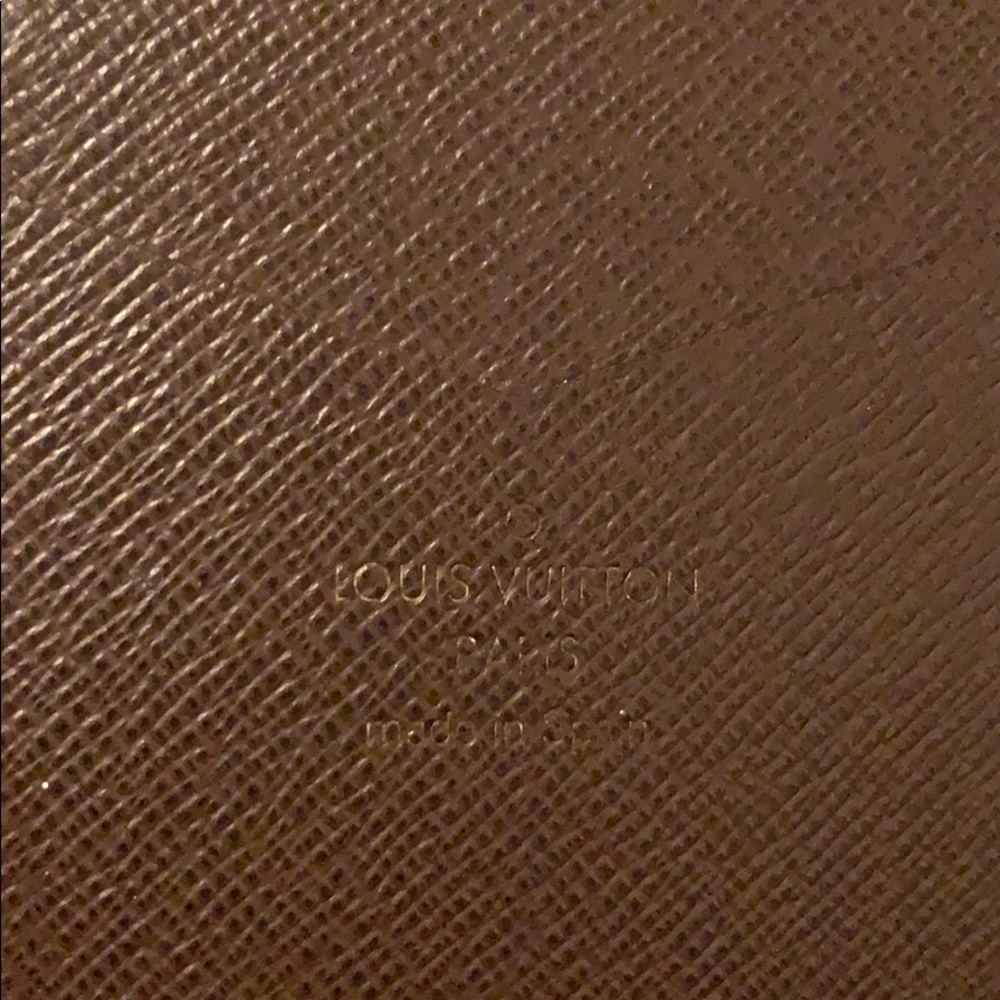 Louis Vuitton IPhone 7 Plus case - Picture 3 of 6